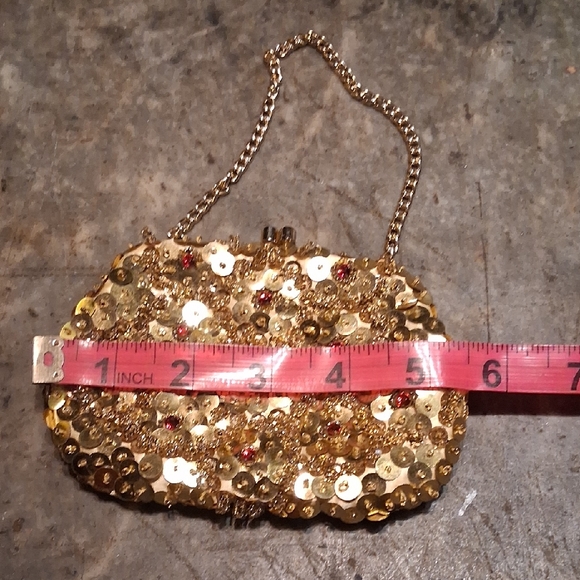 Vintage Handbags - Vintage Small Gold Sequined & Beaded Bag